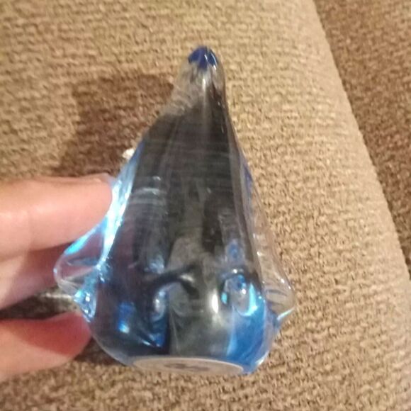 Art Glass Penguin Figurine Paperweight Commemorative Fine Arts Gallery 3.25" - Picture 2 of 3